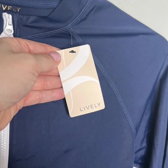 Nwt Lively Half Zip Swim Top Womens Sz Large in Navy Blue! - Picture 3 of 6